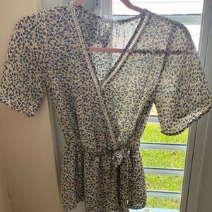 Sienna sky floral wrap peplum top XS